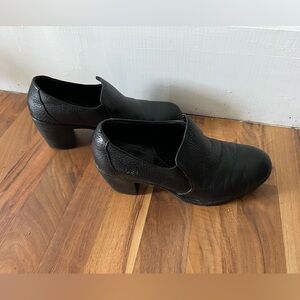 B.O.C Born of Comfort leather upper clogs women’s size 8.5, see photos, black